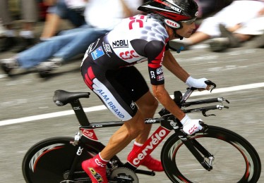 江苏体彩网-拜仁逆袭风暴，本赛季德甲落后抢14分，追平上季逆袭总分