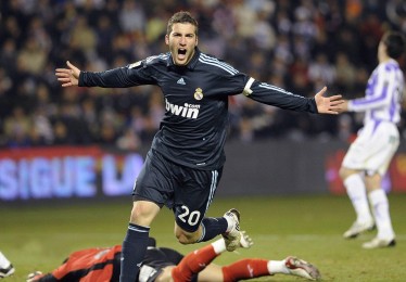 江苏体彩网_游子归来再披蓝黑战袍 刘伟国重返大连续写六年之约