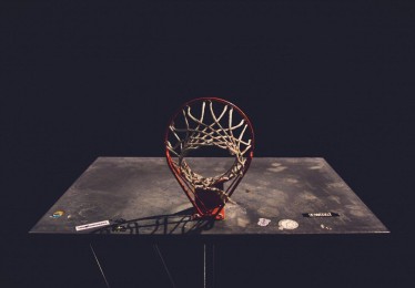 江苏体彩网|伯纳乌之夜，传奇回归恐遭嘘声，马卡报揭安全隐患引担忧