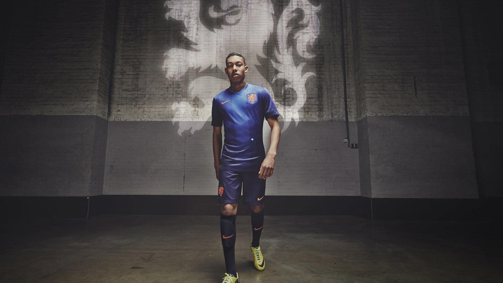 游子归来再披蓝黑战袍 刘伟国重返大连续写六年之约